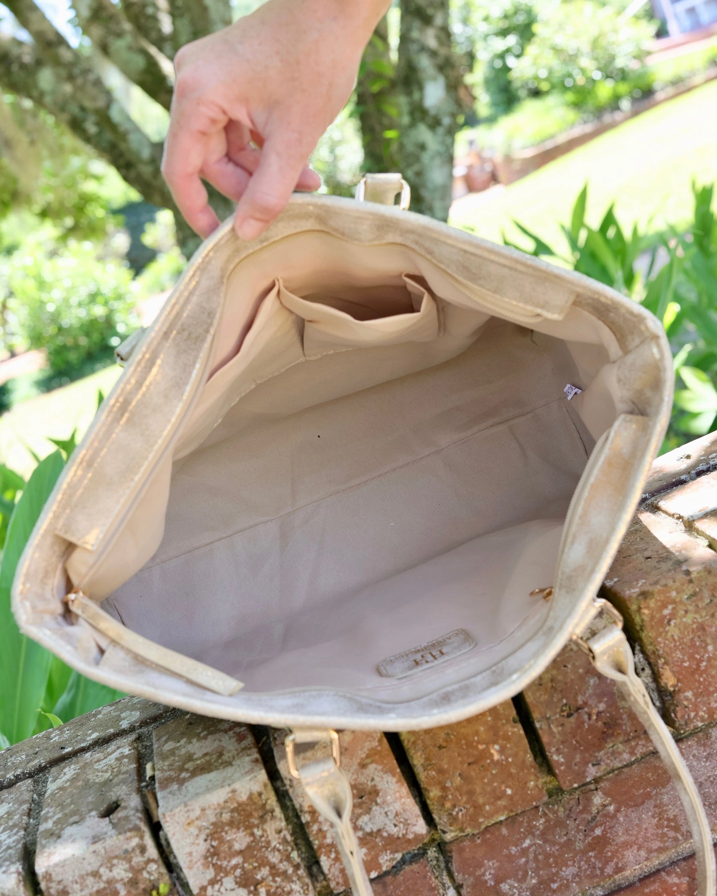 Jayden Tote | Nude Patent SQ