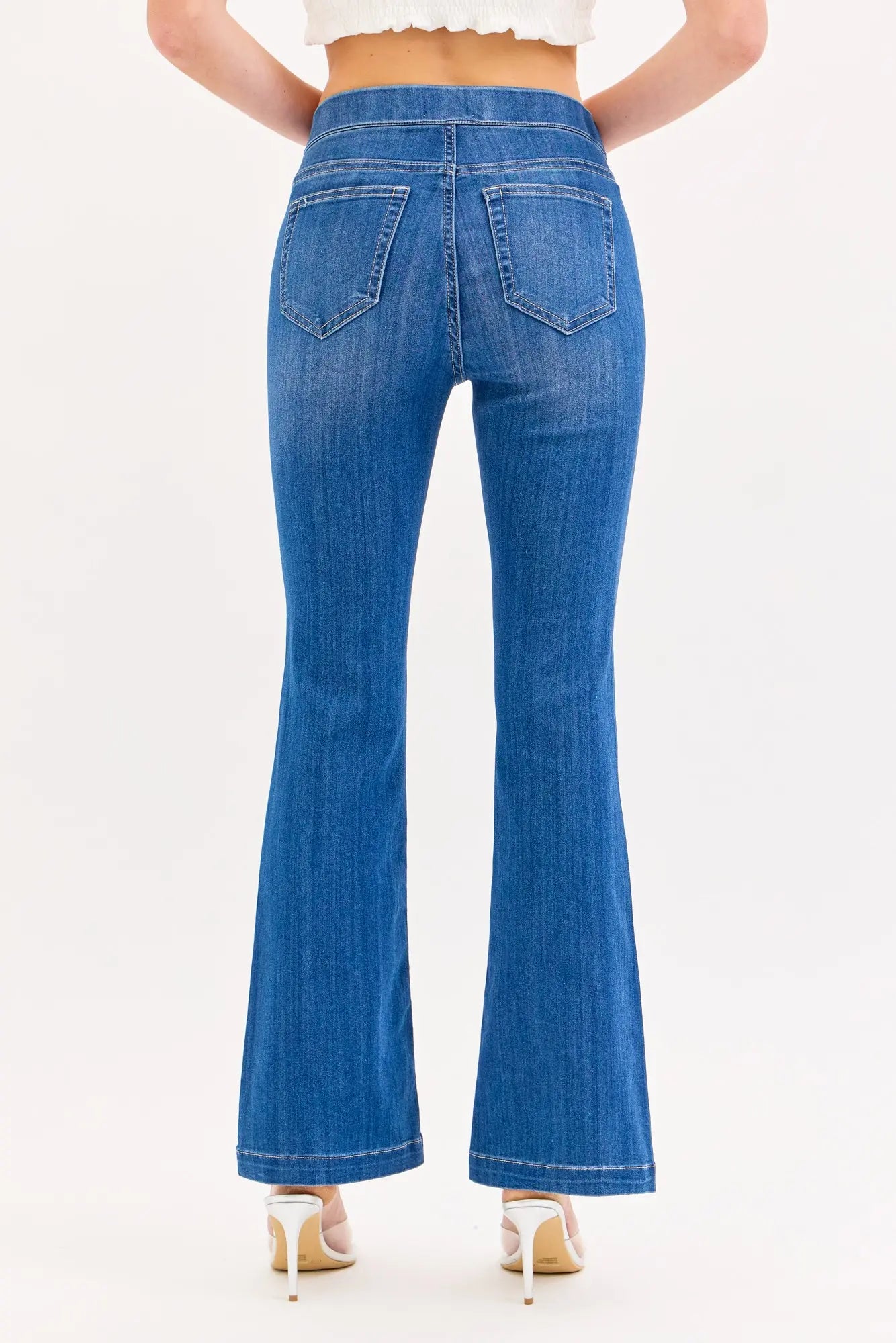 Cello Mid Rise Pull On Flare Jegging in medium Denim 33in inseam