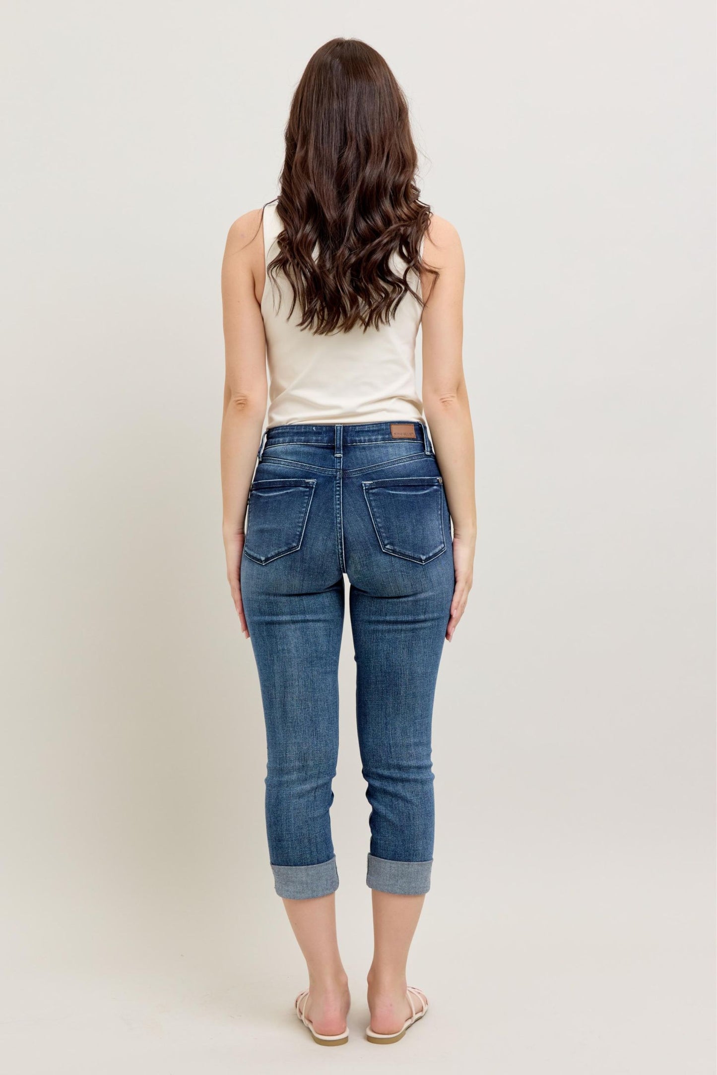 JUDY BLUE Dark Wash Cuffed Capri