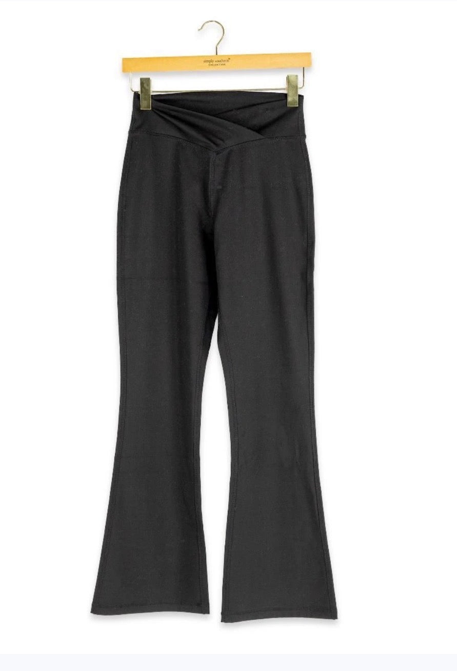 The Lea Flared Legging