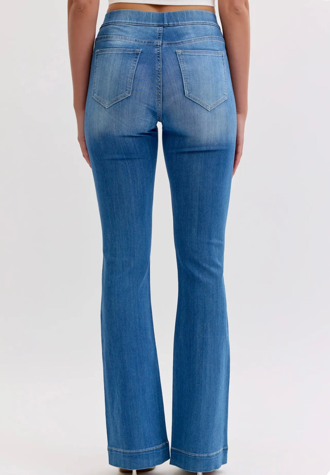 Cello Mid Rise Pull On Petite Jeans in Medium wash