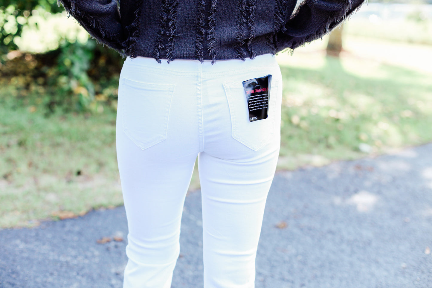 Cello Mid Rise Pull On Petite Jeans in White