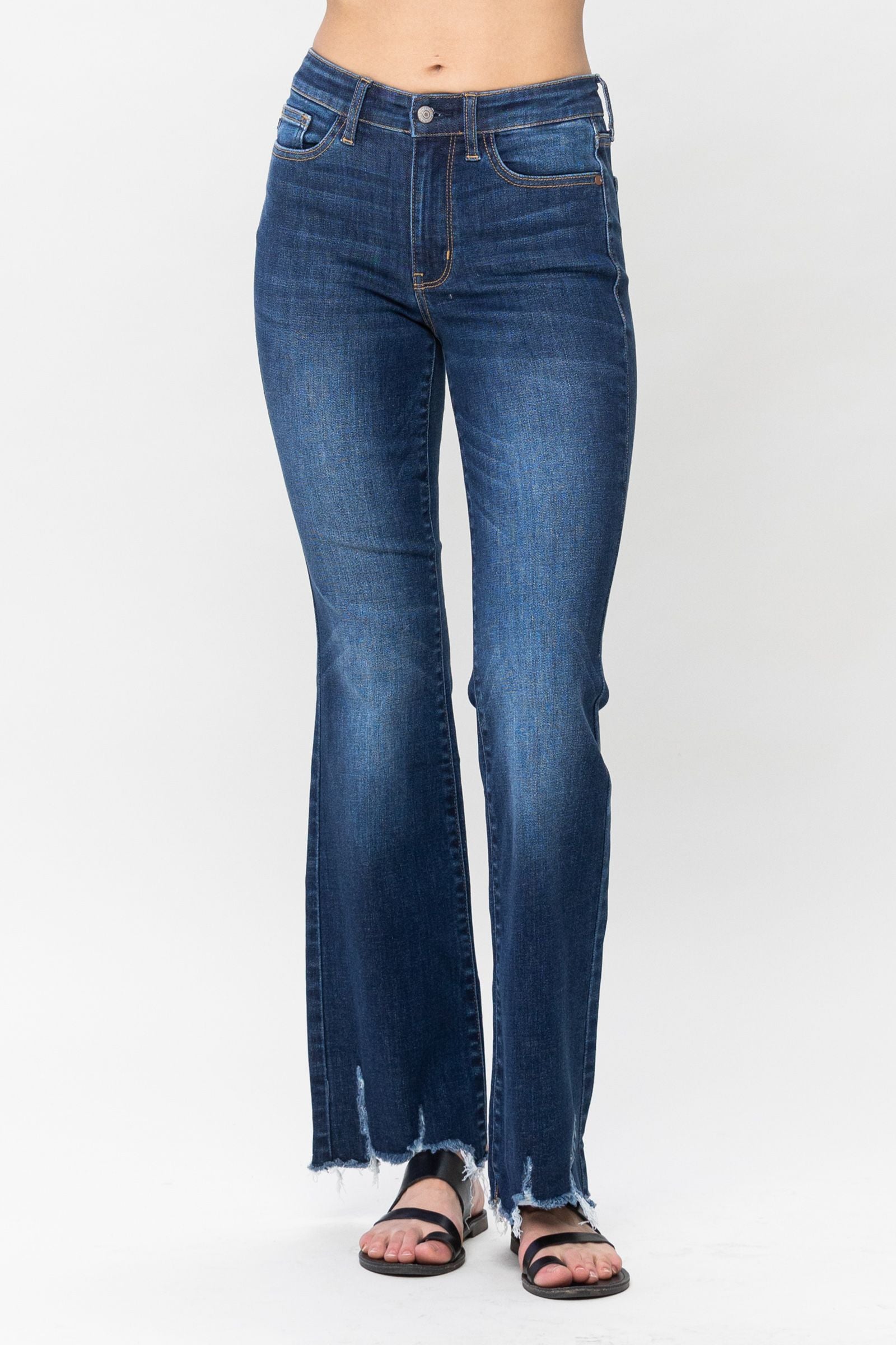 Curvy Judy Blue MID-RISE NON DISTRESSED BOOTCUT