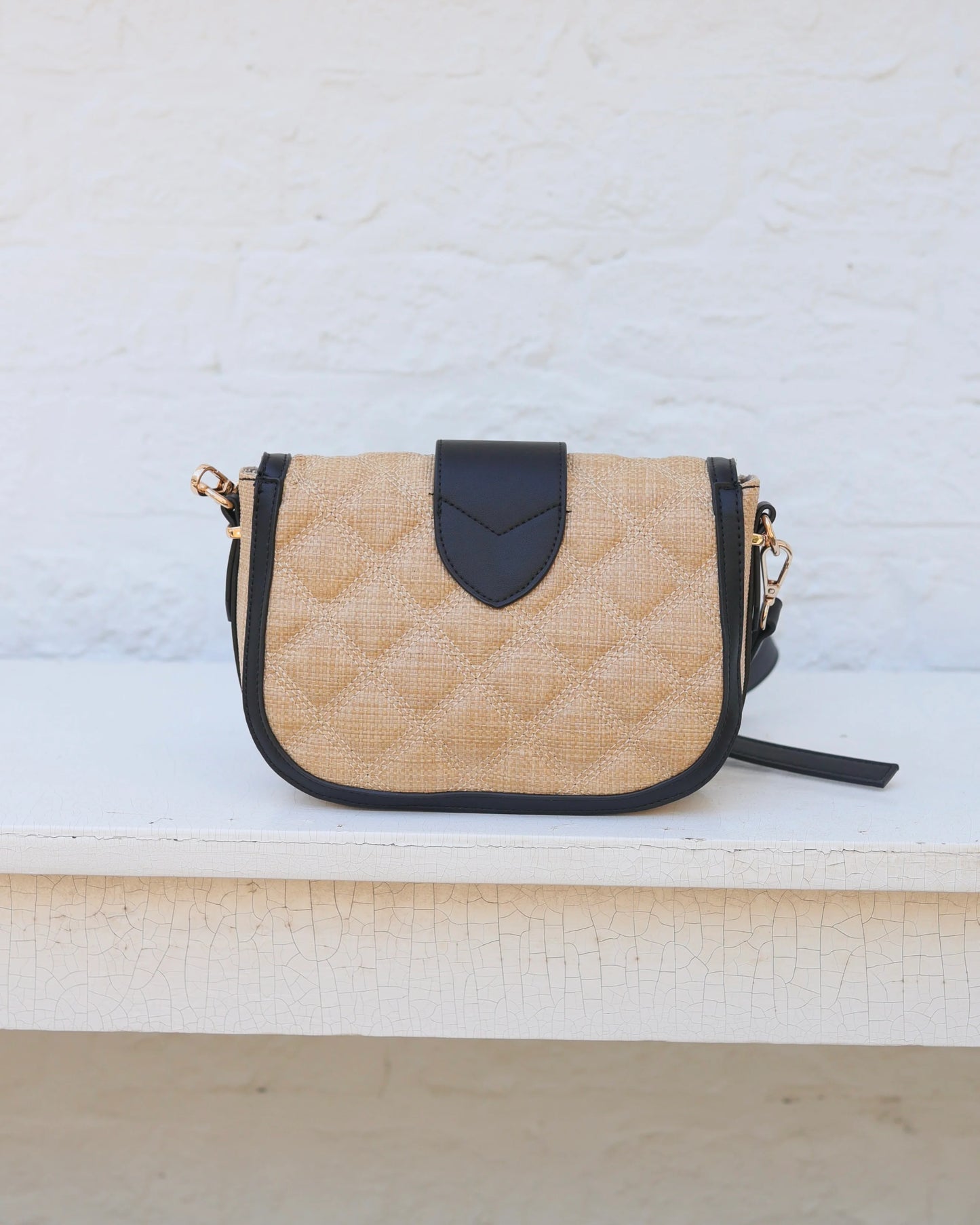 Griffin Crossbody Bag | Natural Black DQ