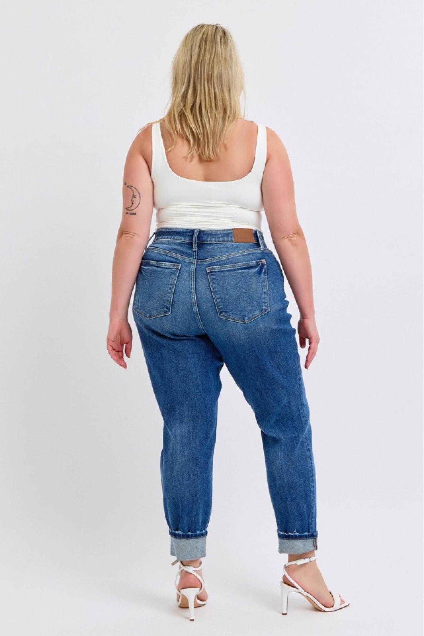 Curvy Judy Blue MR Vintage Wash Boyfriend w/ Cuff