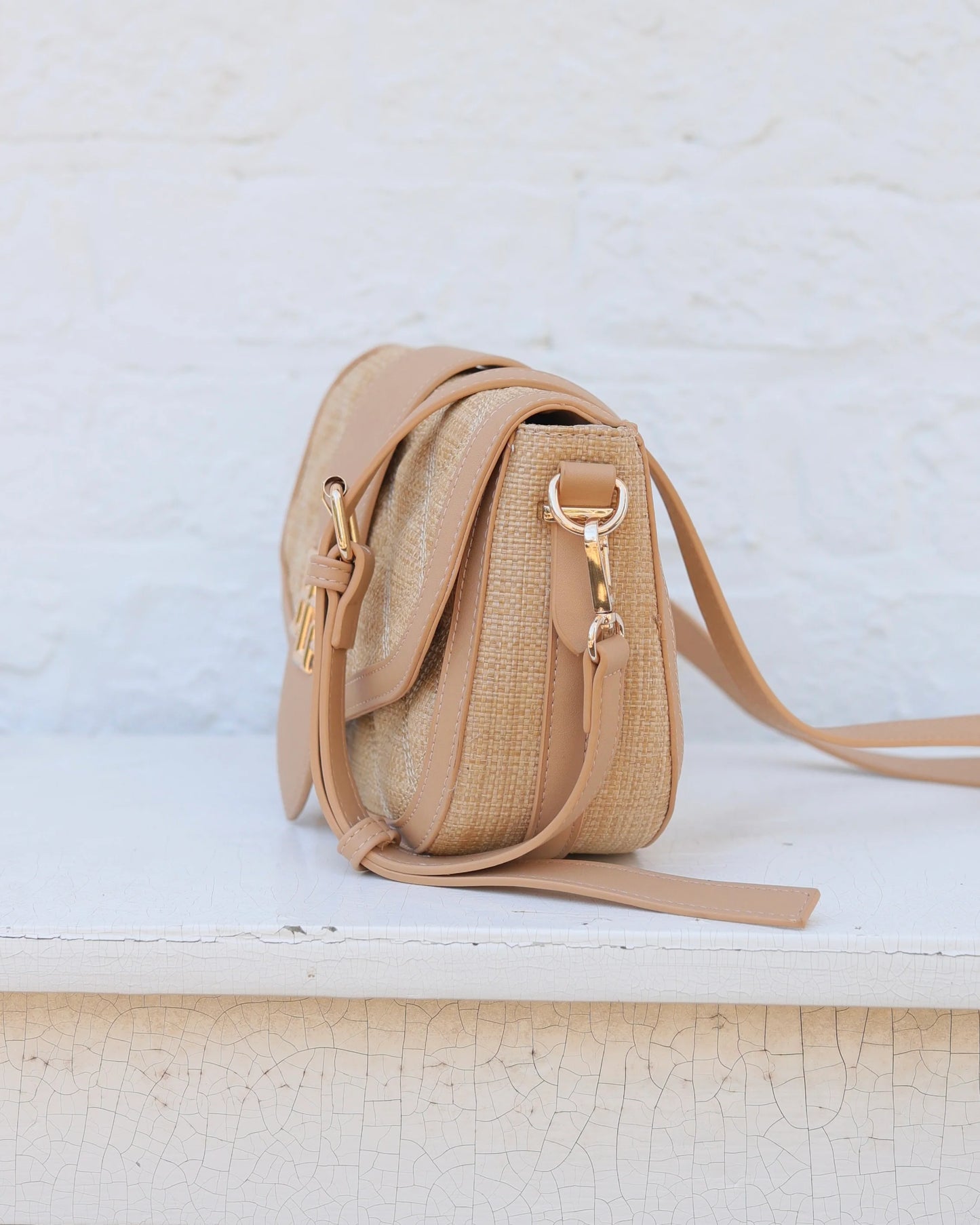 Griffin Crossbody Bag | Natural DQ