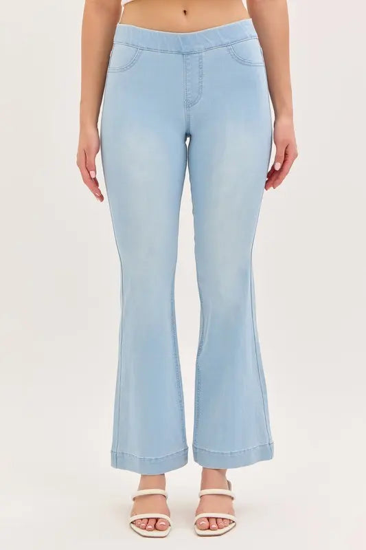 Cello petite Mid Rise Pull On Flare Jegging in Light Denim