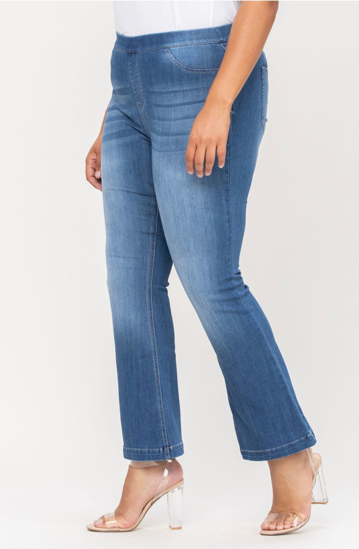 Cello Mid-Rise Petite Curvy Flare