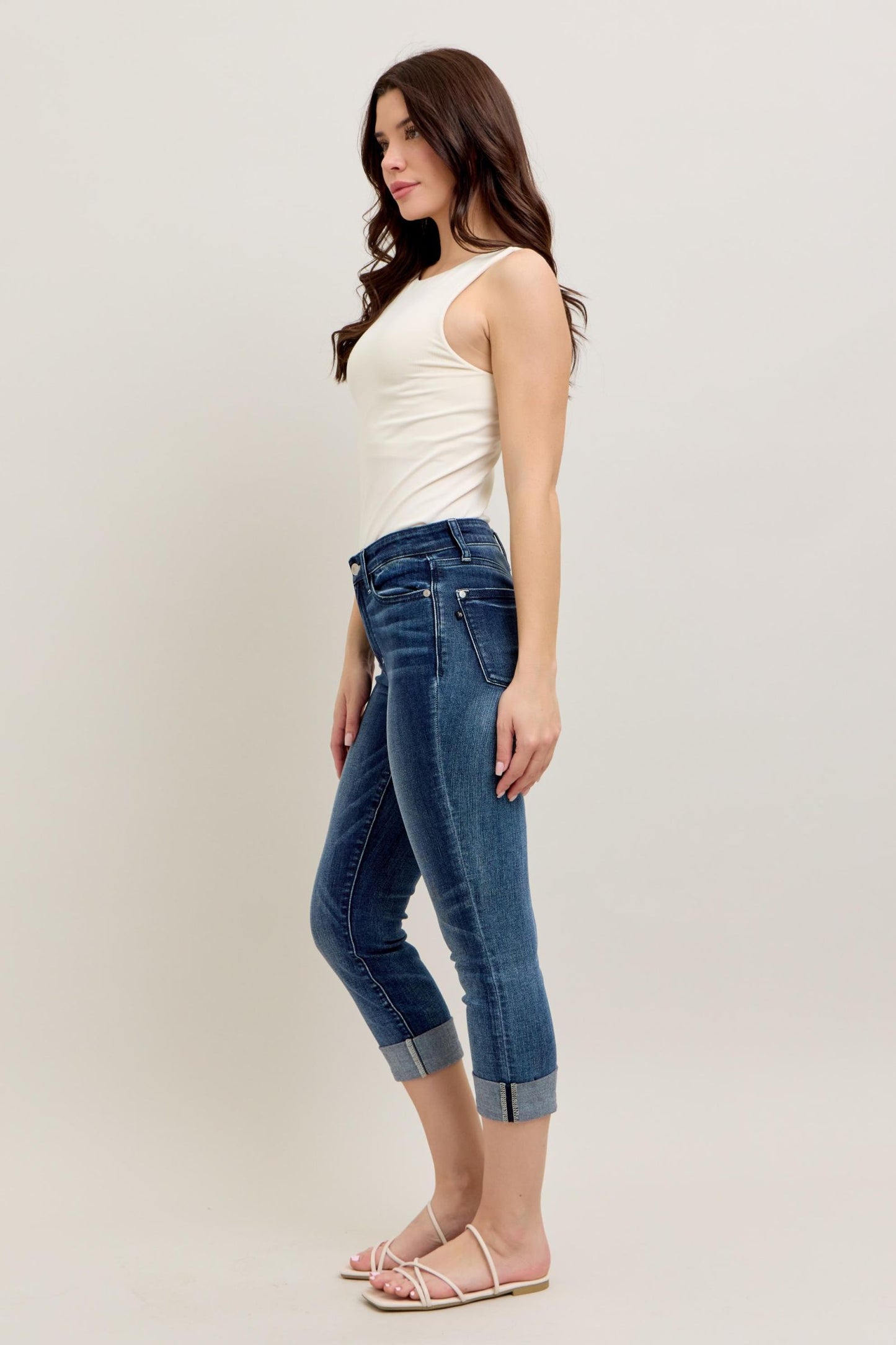 JUDY BLUE Dark Wash Cuffed Capri