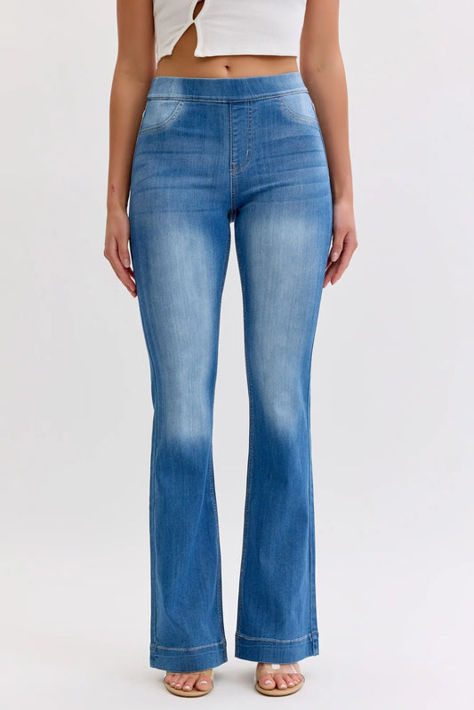Cello Mid Rise Pull On Flare Jegging in medium Denim 33in inseam