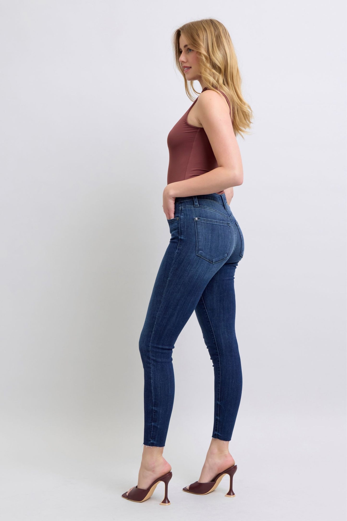 Judy blue MR Skinny w Raw Hem