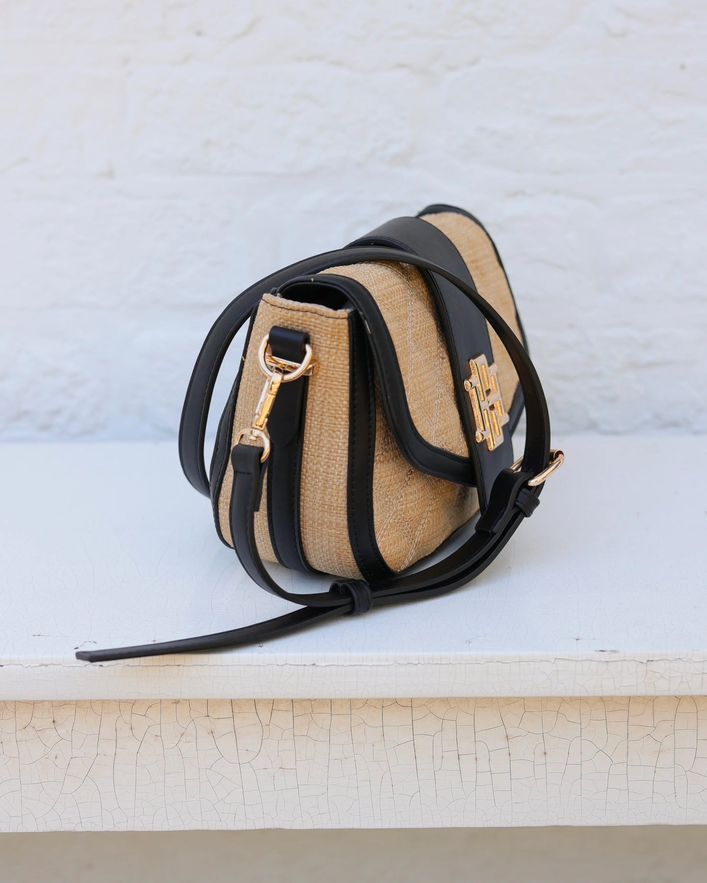 Griffin Crossbody Bag | Natural Black DQ