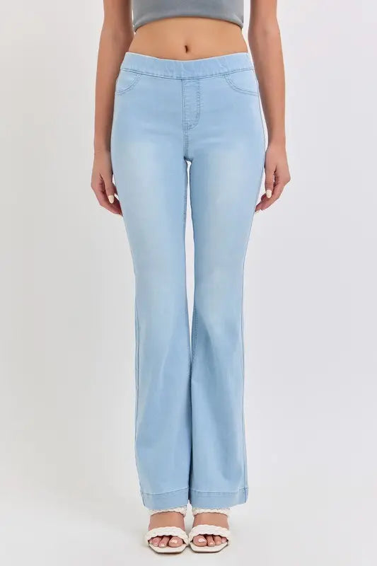 Cello Mid Rise Pull On Flare Jegging in Light Denim 33in inseam