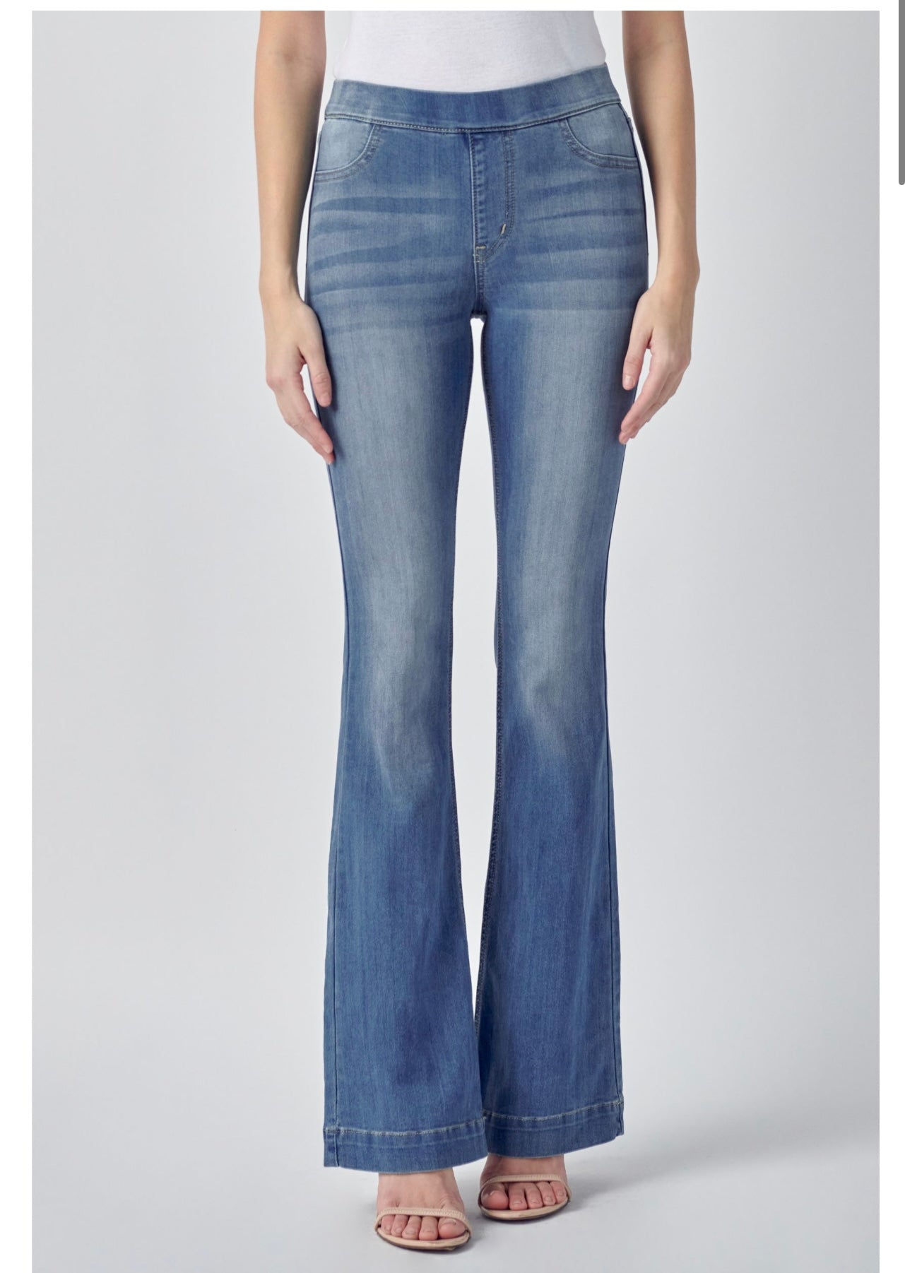 Cello Mid Rise Pull On Jeans in Medium wash