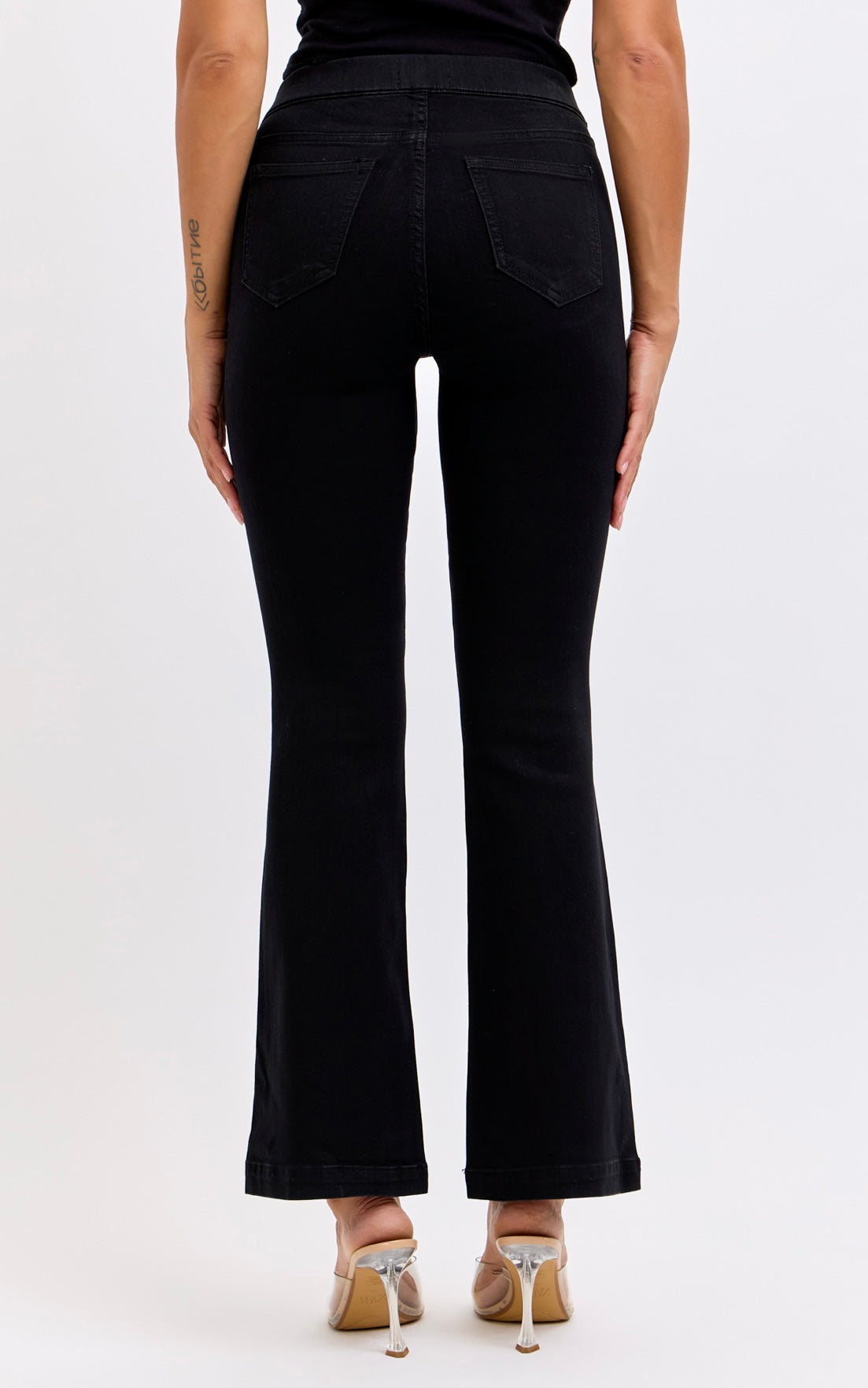Cello Petite Mid Rise Pull On Flare Jegging in Black