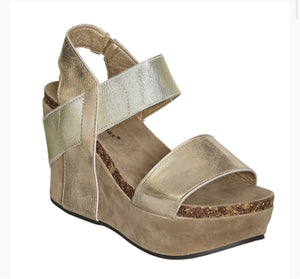 Hester Wedges in Gold