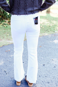 Cello Mid Rise Pull On Petite Jeans in White