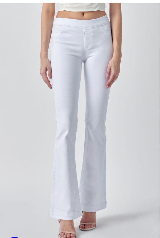 Cello Mid Rise Pull On Jeans in White